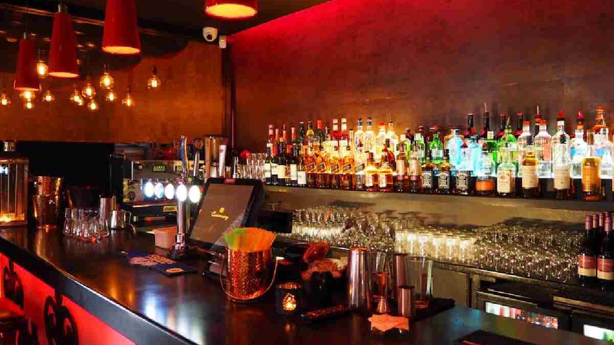 How To Maximise Revenue At Your Bar? [2023]